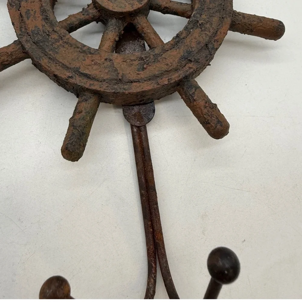 Rustic‎ Nautical Wall Hooks Set Anchor and Ships Wheel Brown 2pc resin rope